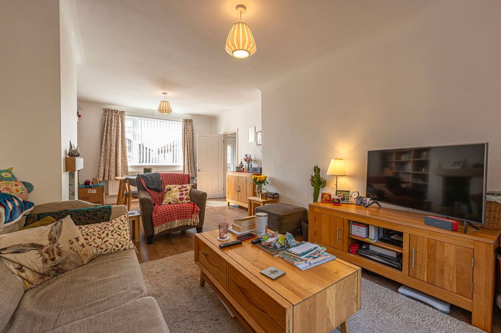 Property photo 3 of 36