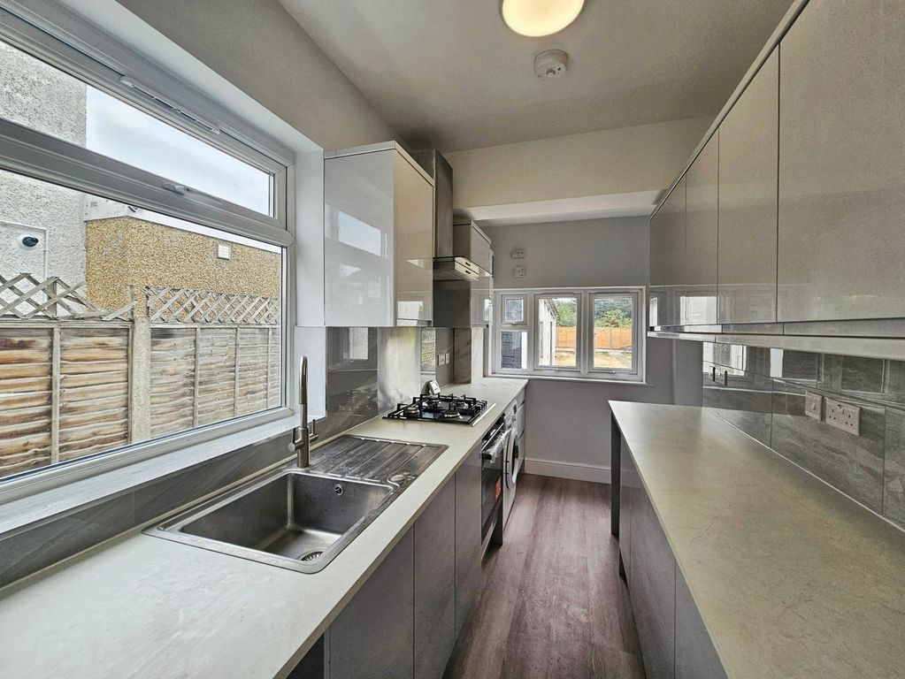 Property photo 2 of 17 Kitchen
