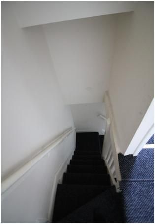 Property photo 2 of 7 Hallway