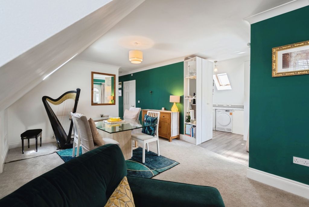 Property photo 2 of 16 Pbox-Img.Jpg