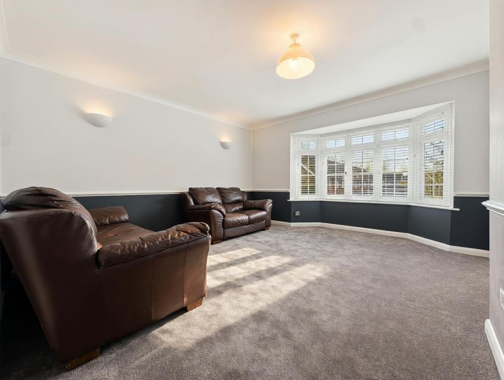 Property photo 2 of 11 3Fab7c2E-1903-4E85-9Aff-992Efd7B28cc.Jpg