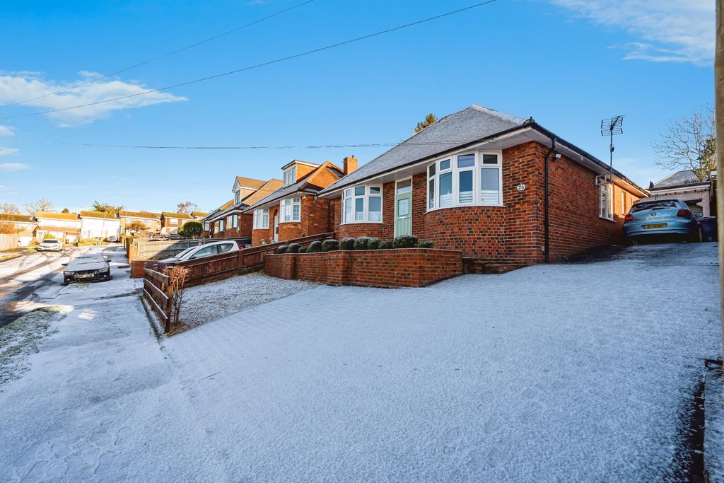 Property photo 3 of 19 26Westdrive-4