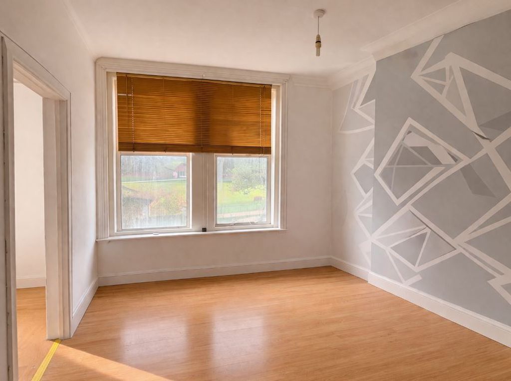 Property photo 2 of 8 Photo 2