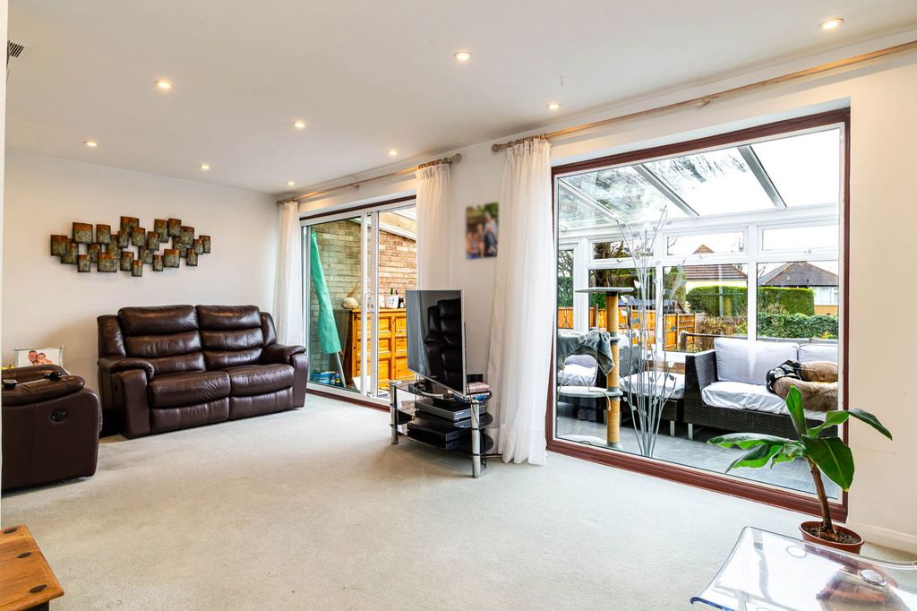 Property photo 3 of 20