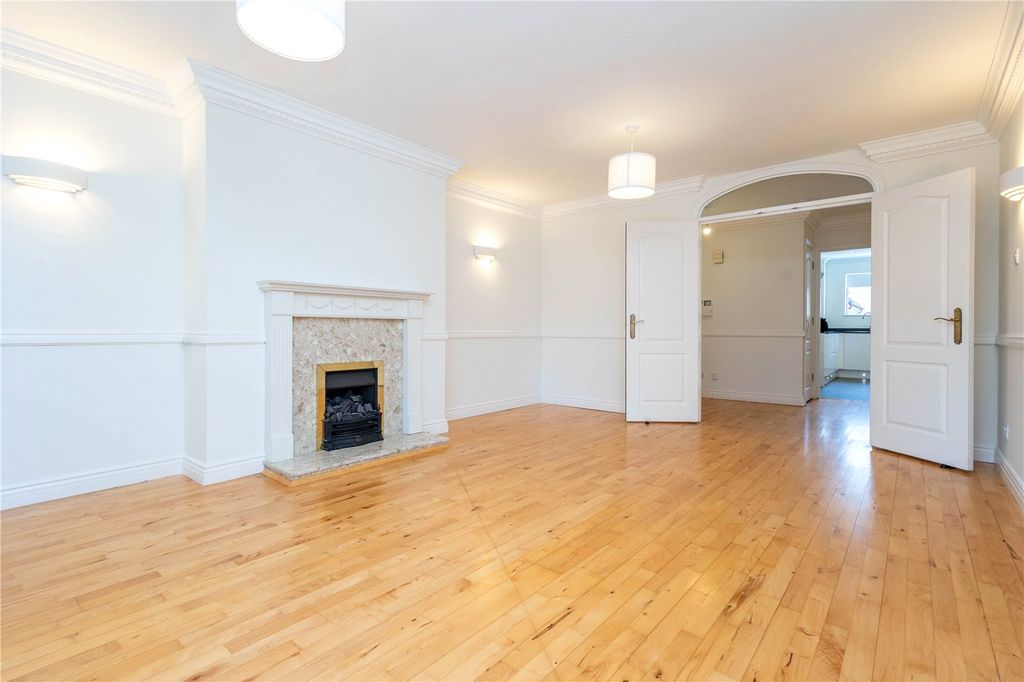 Property photo 2 of 22 Picture No. 02