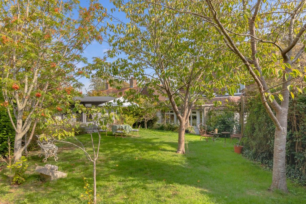 Property photo 3 of 32