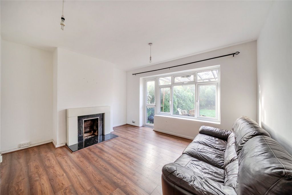 Property photo 2 of 20 Picture No. 33