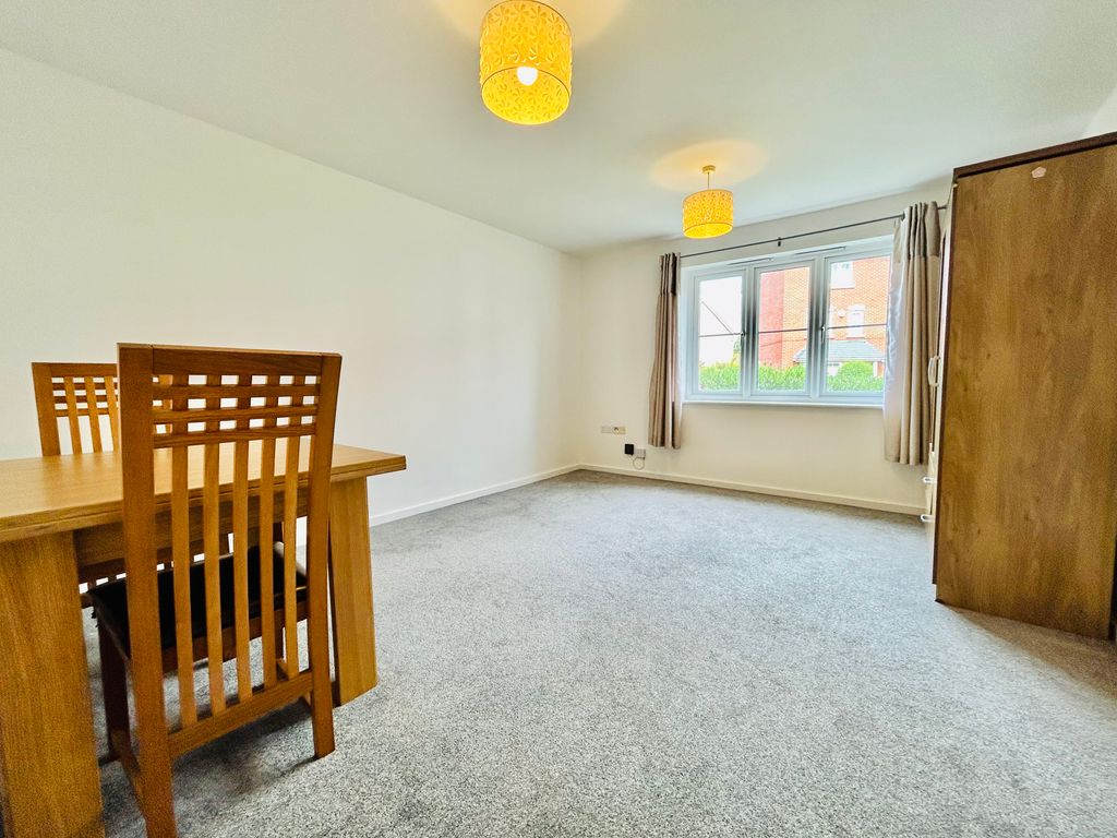 Property photo 1 of 6 Living Room