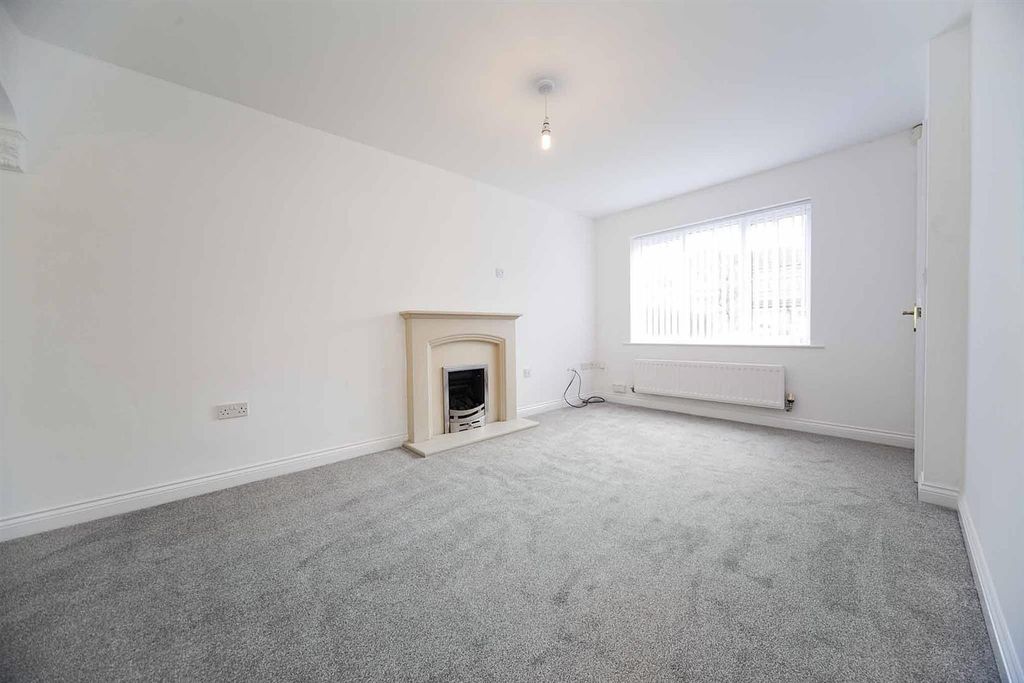 Property photo 3 of 27