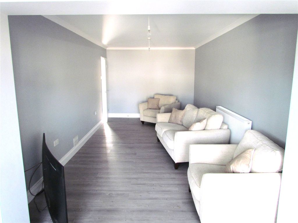 Property photo 2 of 8 Picture No. 07