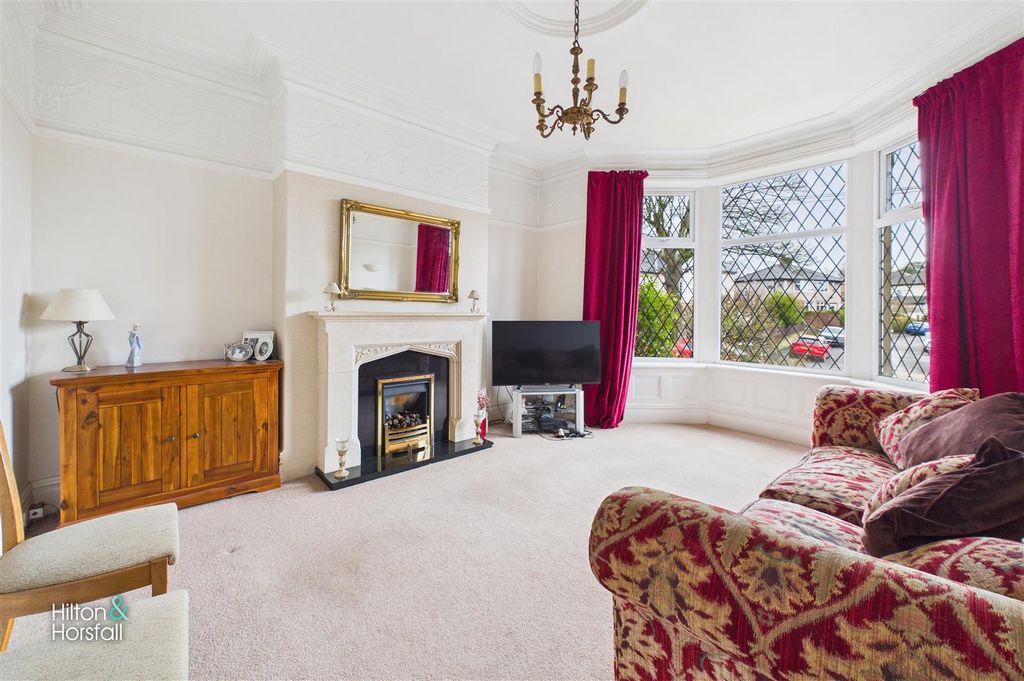 Property photo 2 of 12 Springbank, Barrowford