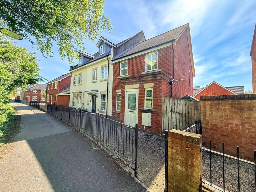 Property photo 1 of 6 Photo 5