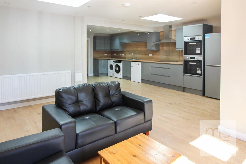 Property photo 2 of 13 Img_0143.Jpg