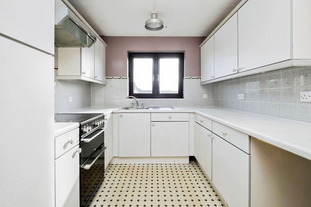 Property photo 3 of 27 Pbox-Img.Jpg