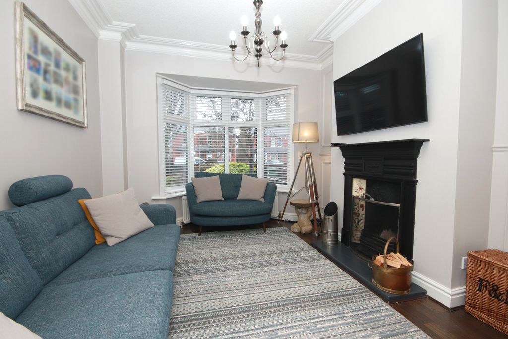 Property photo 2 of 27