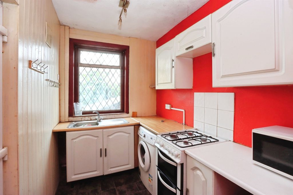 Property photo 3 of 17