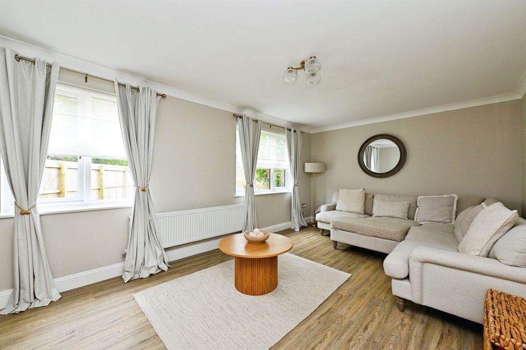 Property photo 3 of 22