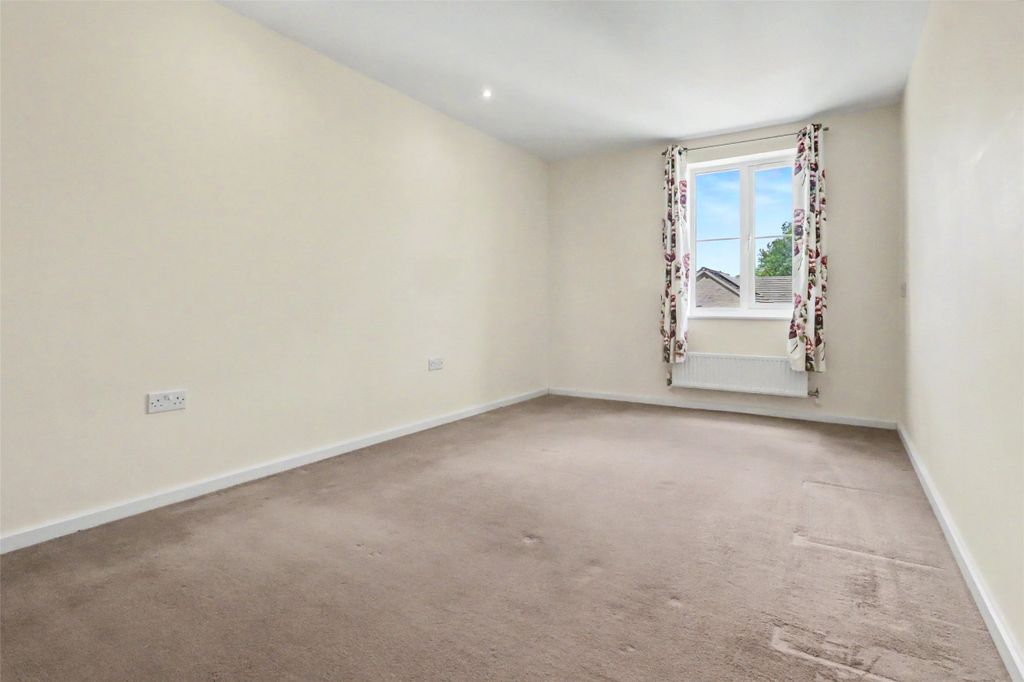 2 bed flat for saleNadder Meadow, South Molton, Devon EX36 photo 5