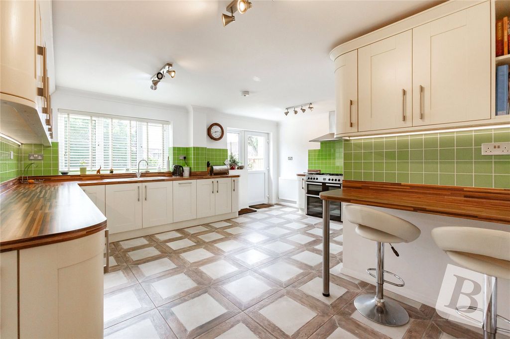 Property photo 2 of 20 Kitchen