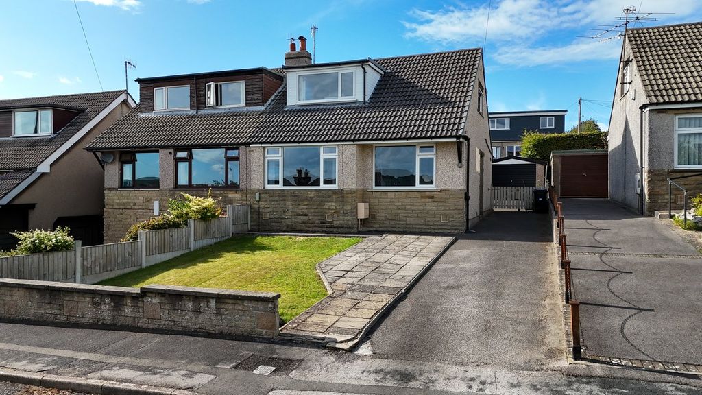 Property photo 1 of 32