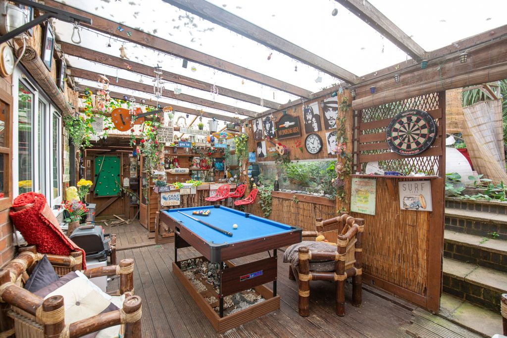 Property photo 2 of 17 Mw-7975