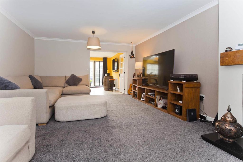 Property photo 3 of 26