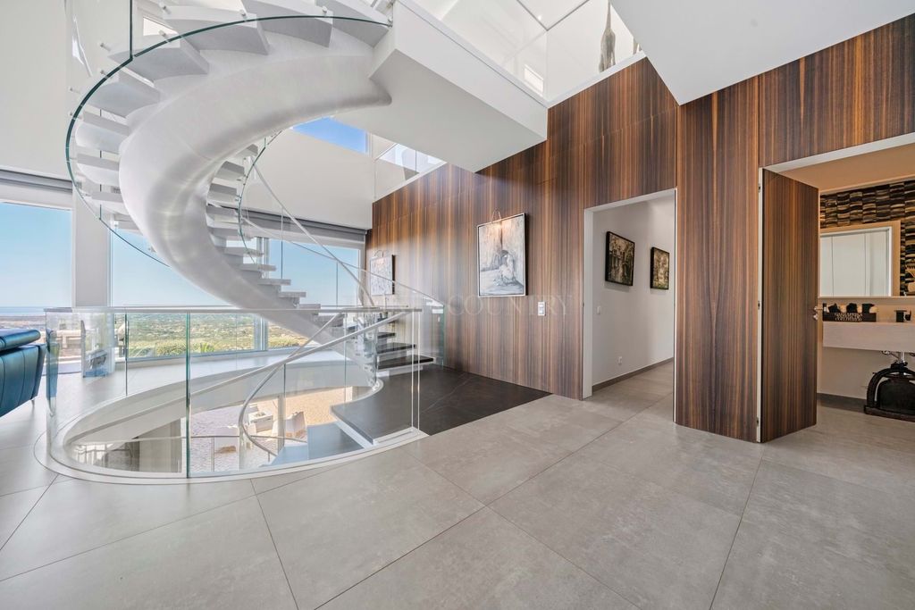 Property photo 3 of 30