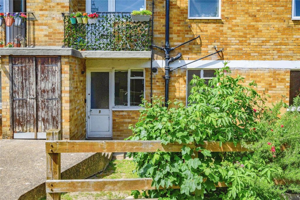 Additional image 12 of 3 bed flat for saleWest Street, Dunstable, Bedfordshire LU6