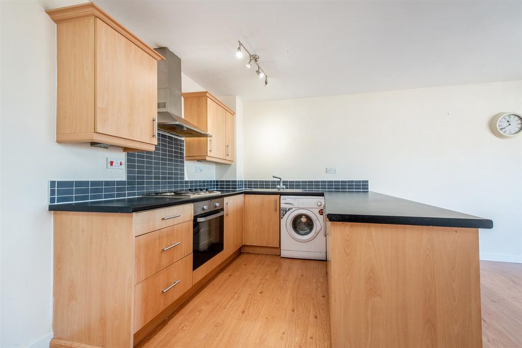 Property photo 3 of 13 Lounge/Kitchen/Diner