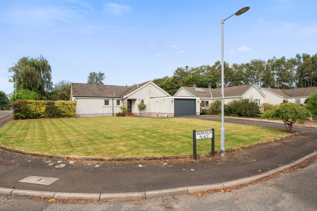 Property photo 1 of 35