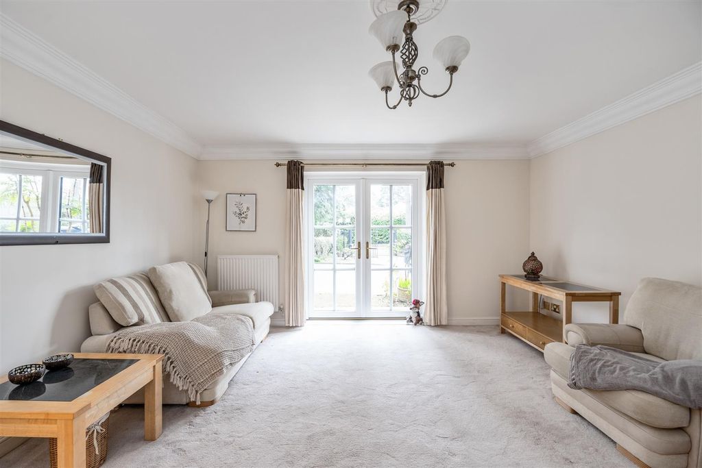 Property photo 2 of 14 Flat 3 Blossomfield Gardens_4.Jpg