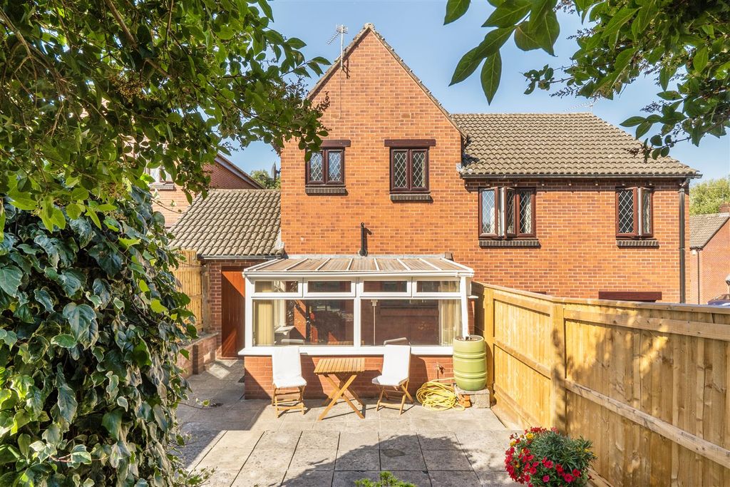 Property photo 2 of 19 Rear Garden