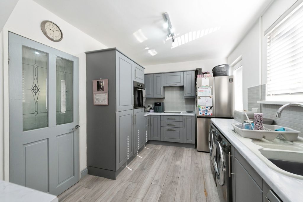 Property photo 3 of 19 Pbox-Img.Jpg