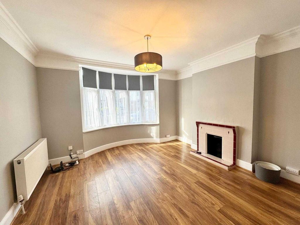 Property photo 3 of 10 Gallery