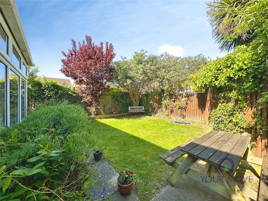 Property photo 2 of 18 Garden