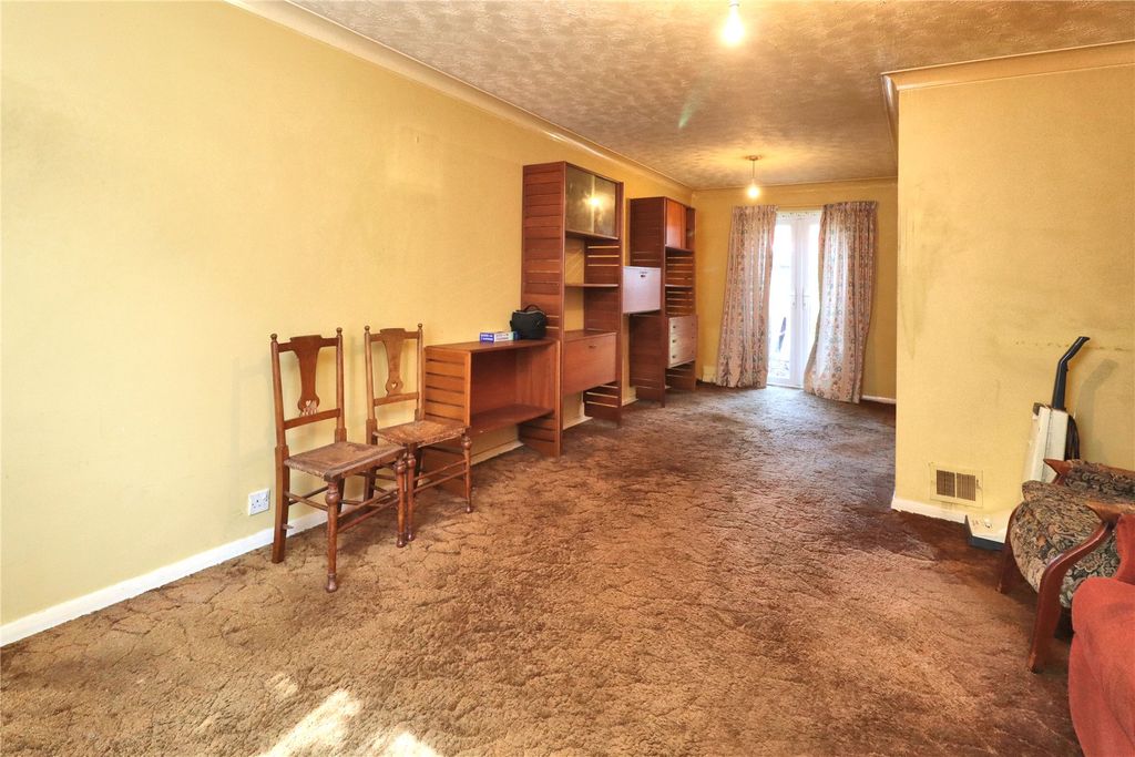 Property photo 3 of 11 Picture No. 02