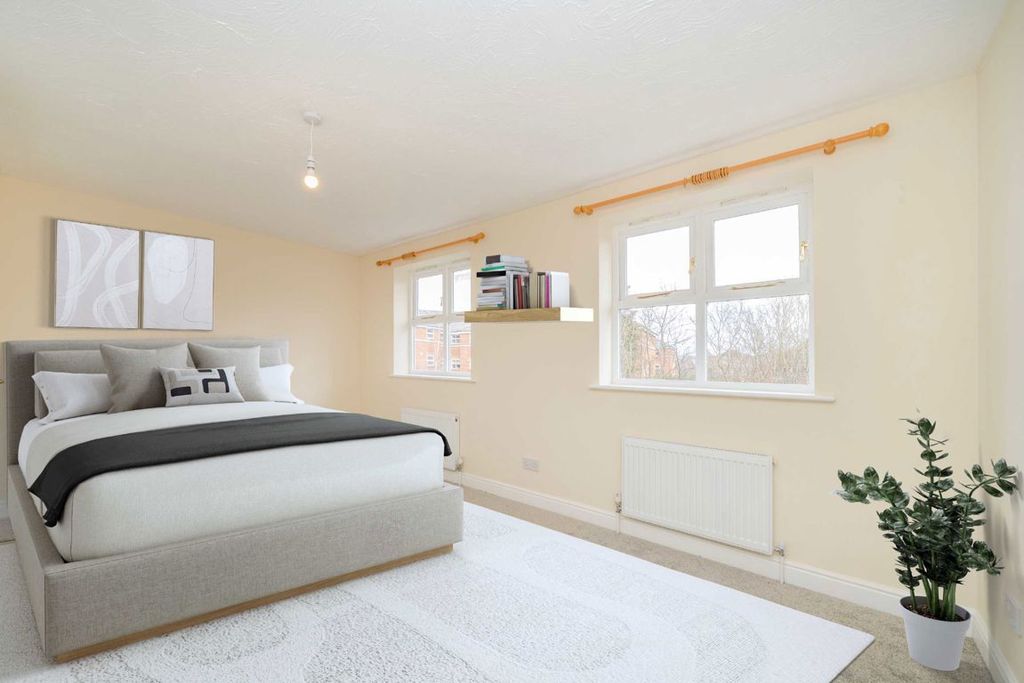 Property photo 3 of 6