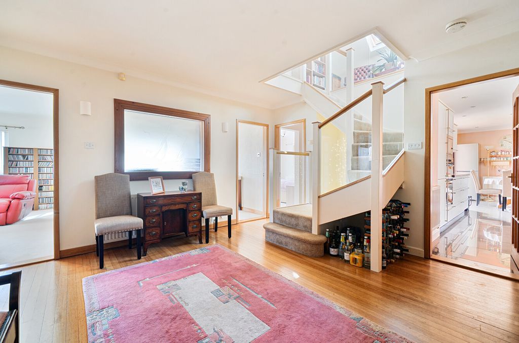 Property photo 3 of 40 1434917-24-69Cea8...
