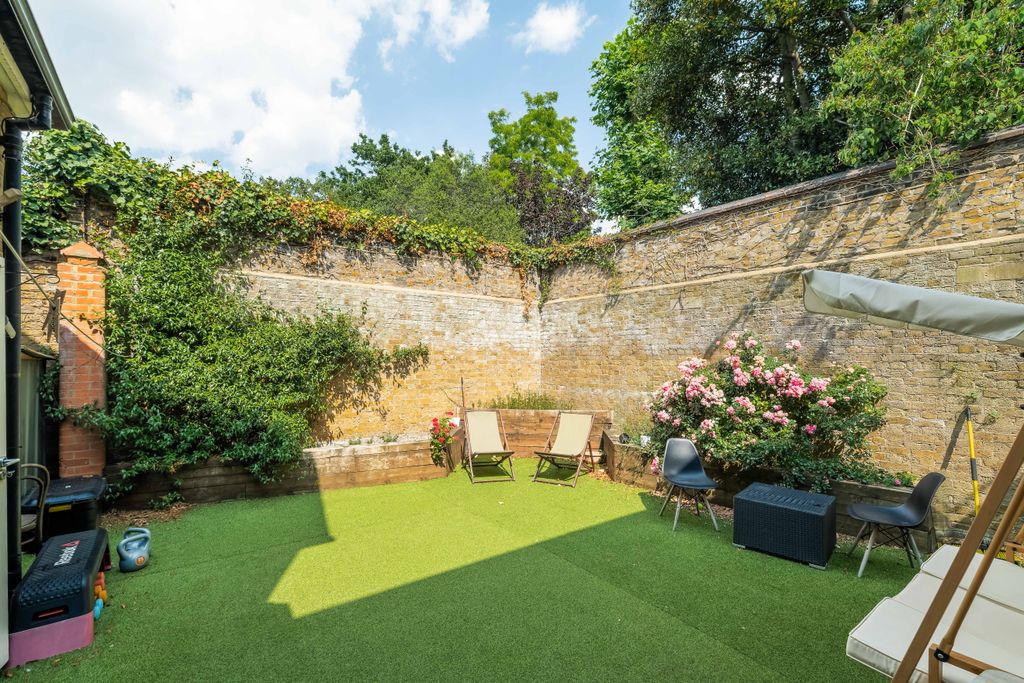 Property photo 2 of 16