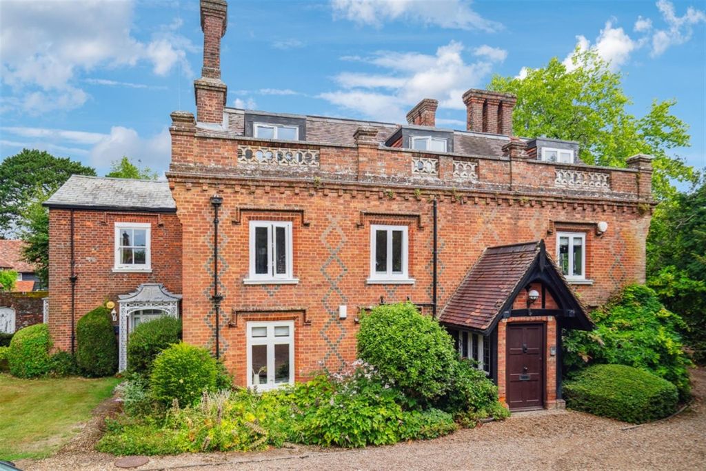 Property photo 2 of 19