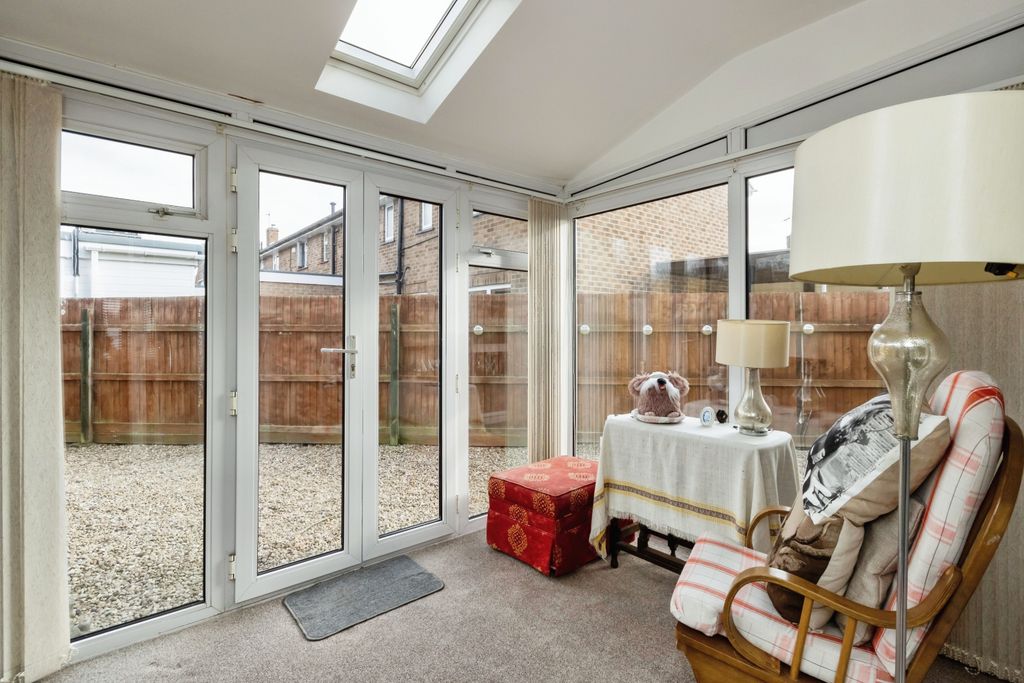 Property photo 2 of 17 Conservatory