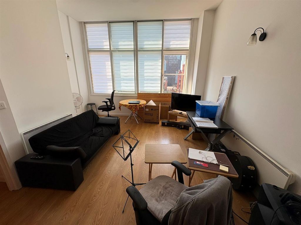 Property photo 3 of 12