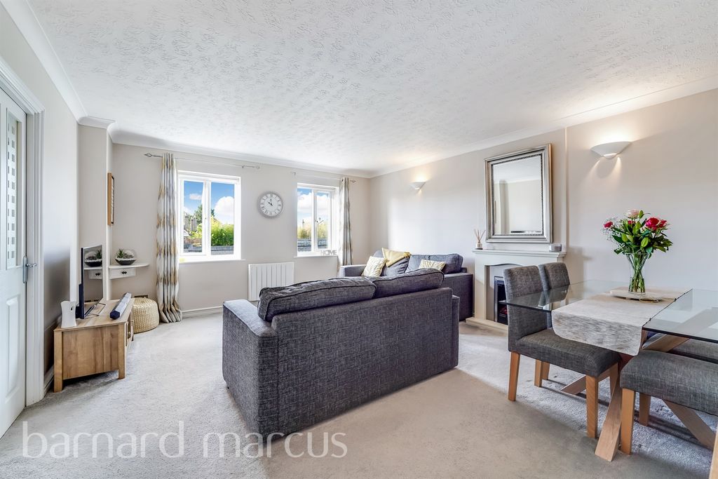 Property photo 3 of 12