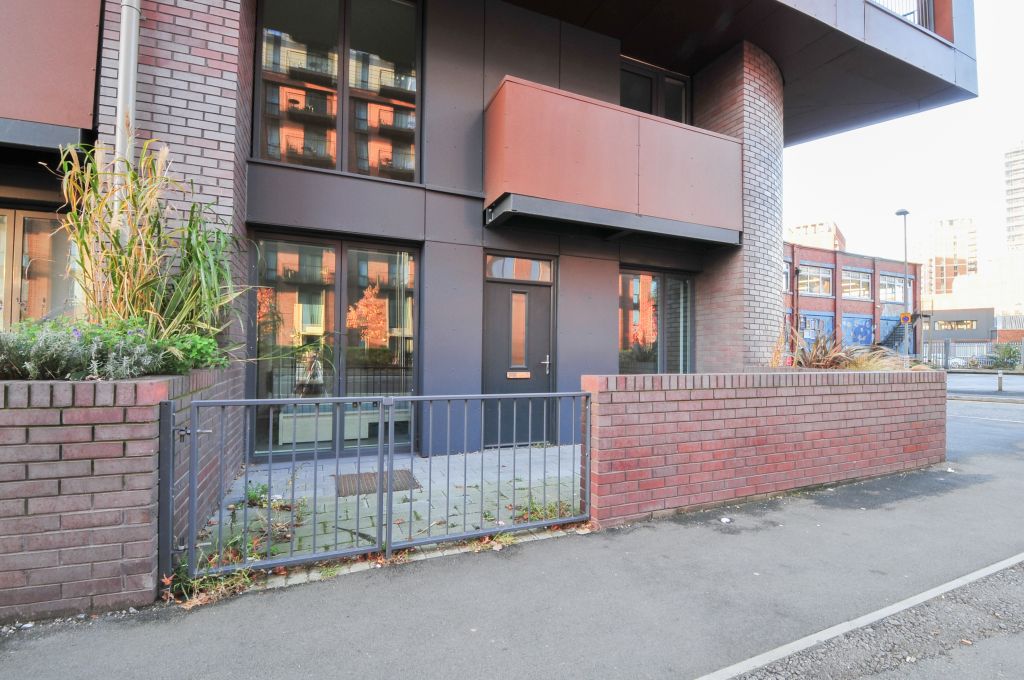 Property photo 2 of 22