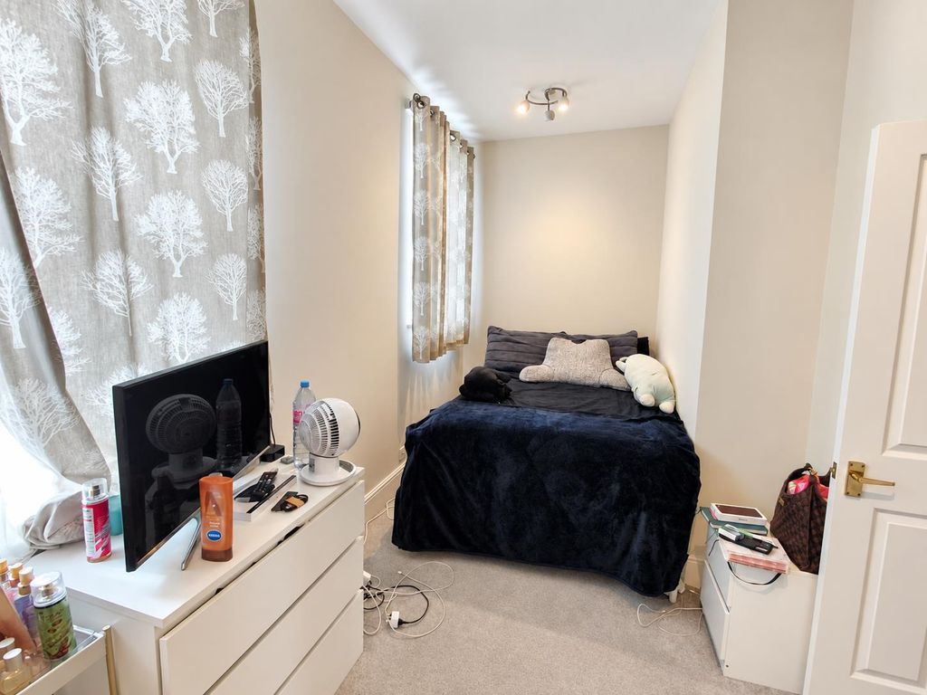 Property photo 3 of 5