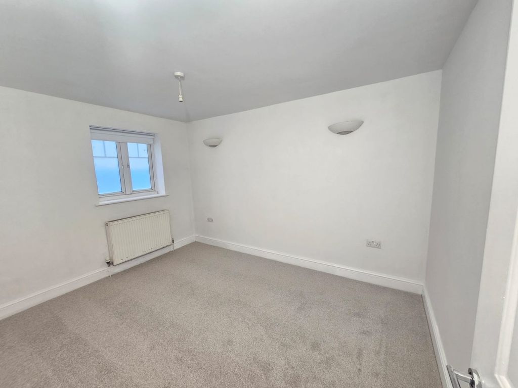 Property photo 3 of 8 Image