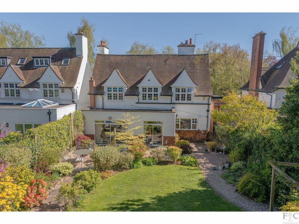 Property photo 2 of 36