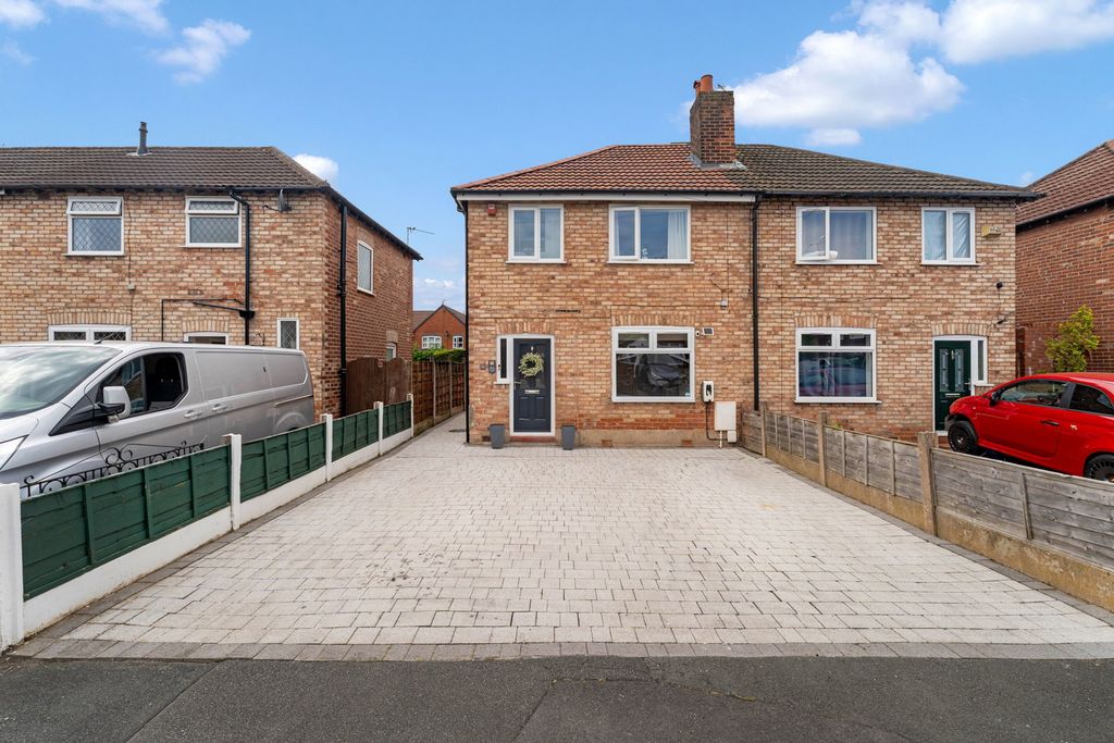 Property photo 1 of 24