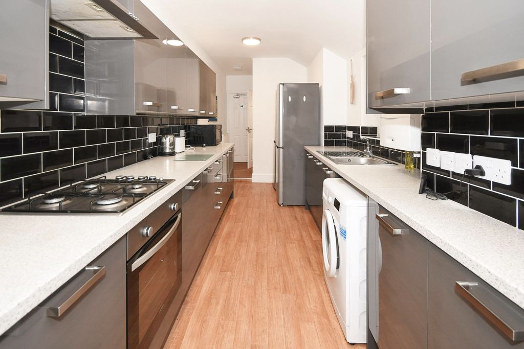 Property photo 3 of 7 51E4Cce2-A924-Ed11-9