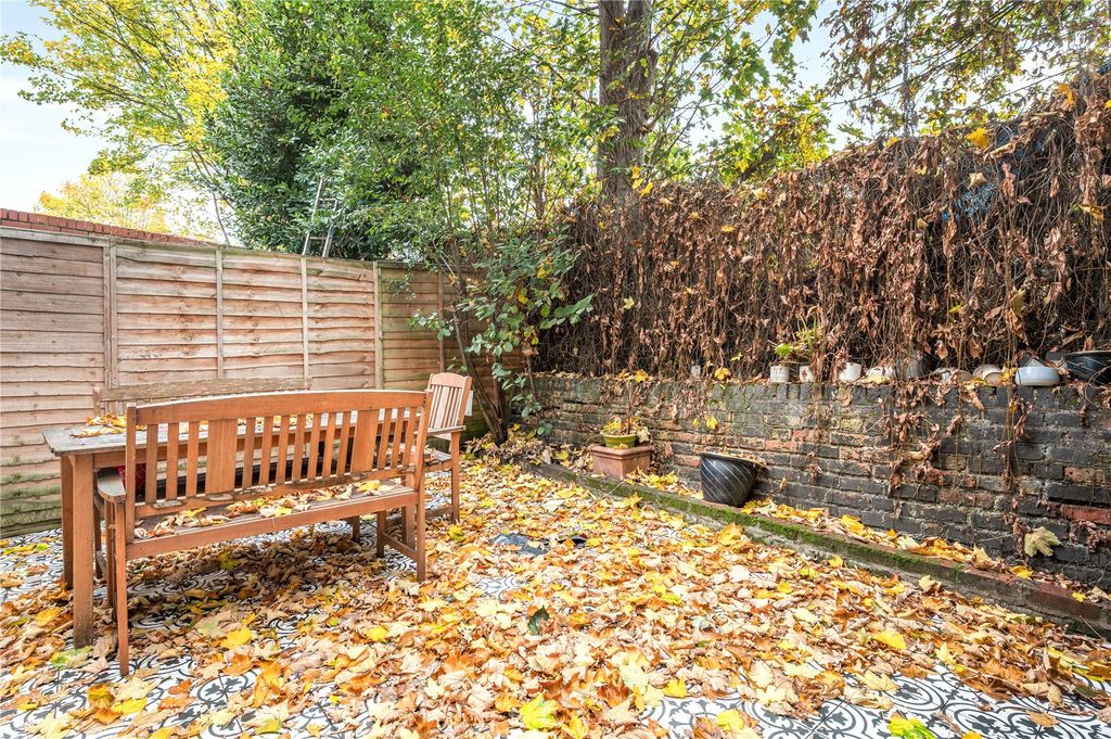 Property photo 3 of 14 Garden